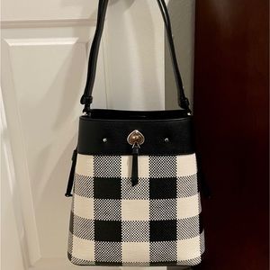 LIKE NEW Kate Spade Marti Large Bucket Bag Purse Black and White